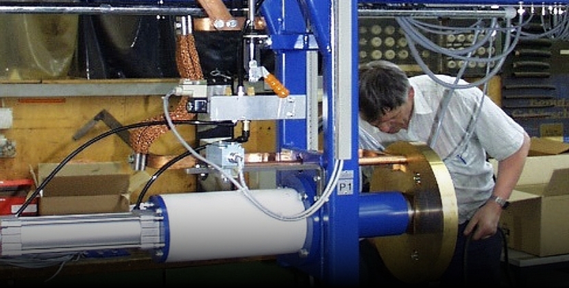 Contact magnetization